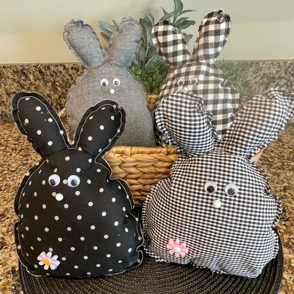 Handmade Primitive Easter Bunny. New - Picture 4 of 4